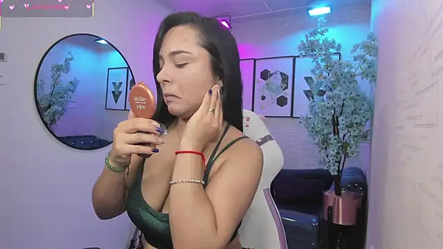 Tiara rr online show from February 14, 2026, 8:09 pm