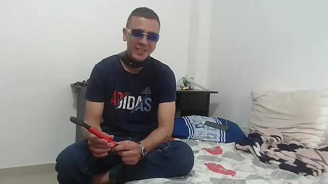 mia submissivewhore online show from March 17, 2026, 8:56 pm