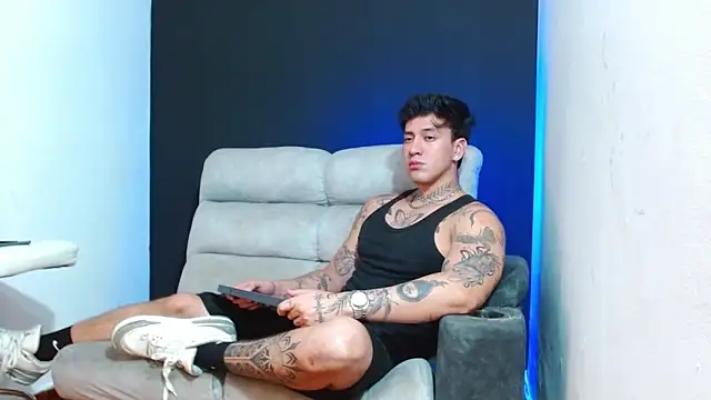 JUSTIN FULLER1 online show from June 11, 2026, 12:01 am