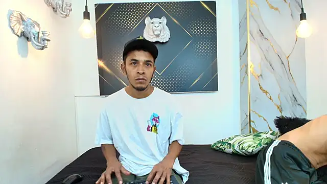 JordanAndAndrew online show from December 5, 2025, 9:34 pm