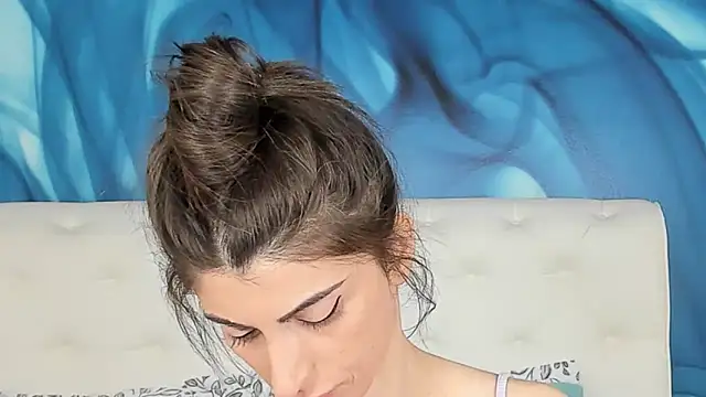 Snapshot of SkinnyDolly chatting on October 31, 2025, 3:14 am SkinnyDolly online show from October 31, 2025, 3:14 am