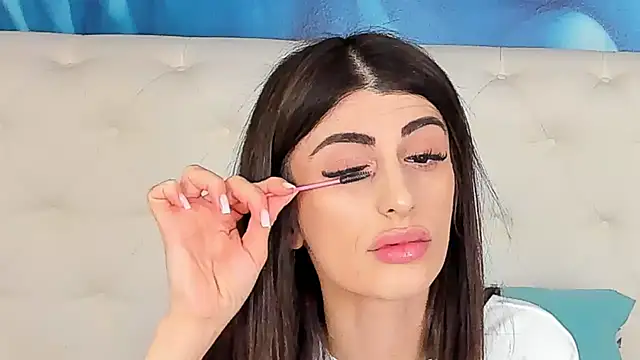 SkinnyDolly online show from February 18, 2026, 11:01 pm