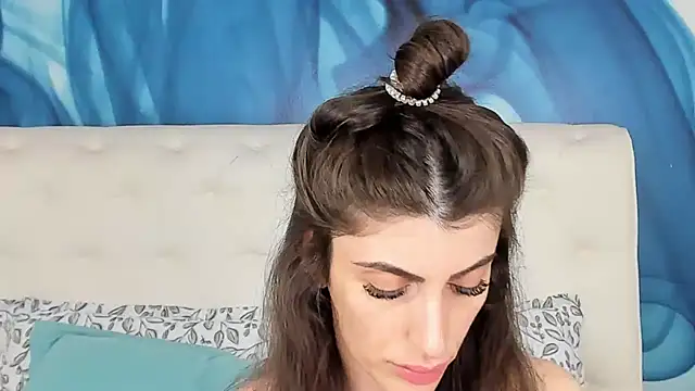 Snapshot of SkinnyDolly chatting on November 21, 2025, 3:05 am SkinnyDolly online show from November 21, 2025, 3:05 am