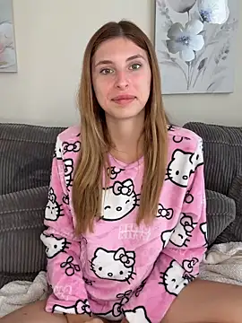 emma05 online show from November 19, 2025, 7:41 am