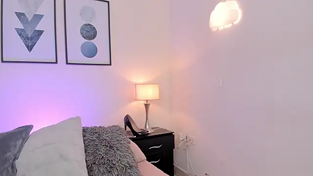 JulianaWaldo online show from November 27, 2025, 3:34 pm