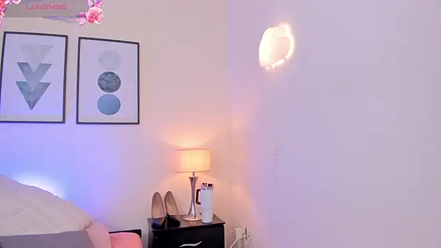 JulianaWaldo online show from October 23, 2025, 2:49 pm