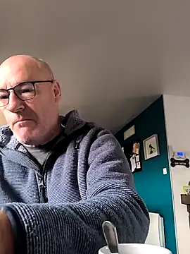 bogland33 online show from November 7, 2025, 7:24 am