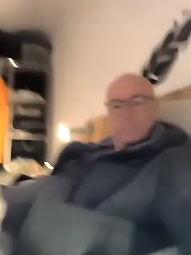 bogland33 online show from December 14, 2025, 10:15 pm