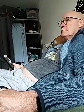 bogland33 online show from March 8, 2026, 9:01 am