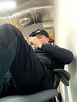 bogland33 online show from March 4, 2026, 4:37 pm