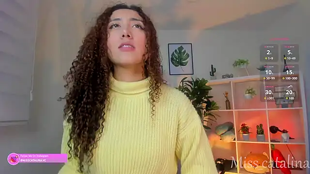 Snapshot of miss_catalinaa chatting on February 25, 2025, 11:32 am miss catalinaa online show from February 25, 2025, 11:32 am