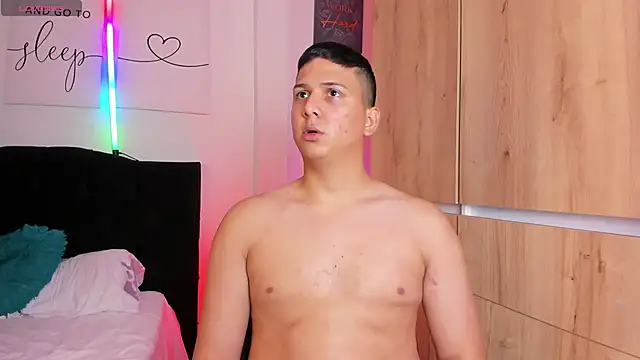 Snapshot of ANDREZALVAREZ chatting on February 21, 2025, 4:18 am ANDREZALVAREZ online show from February 21, 2025, 4:18 am