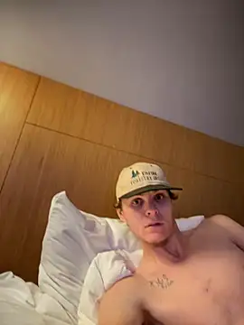 Snapshot of devinshd chatting on December 22, 2024, 8:27 am devinshd online show from December 22, 2024, 8:27 am