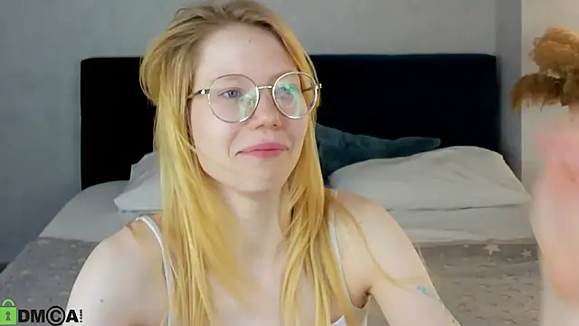 Snapshot of Esme_Runn chatting on June 15, 2026, 3:07 am Esme Runn online show from June 15, 2026, 3:07 am