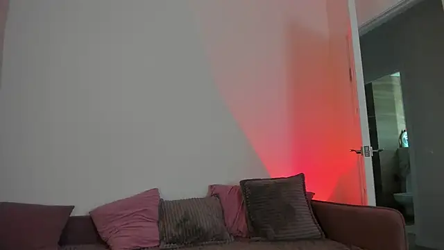 Snapshot of flora_off chatting on June 27, 2026, 12:44 pm flora off online show from June 27, 2026, 12:44 pm