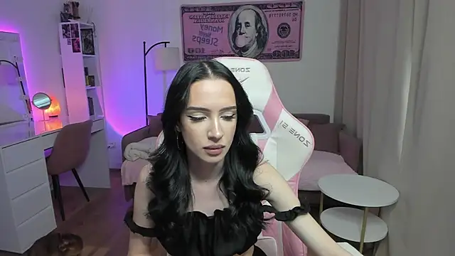 Snapshot of flora_off chatting on May 6, 2026, 10:52 am flora off online show from May 6, 2026, 10:52 am