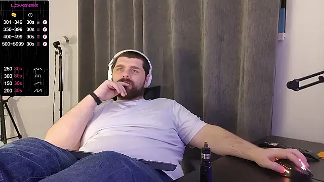 Snapshot of KingMarti chatting on February 13, 2026, 6:35 am KingMarti online show from February 13, 2026, 6:35 am