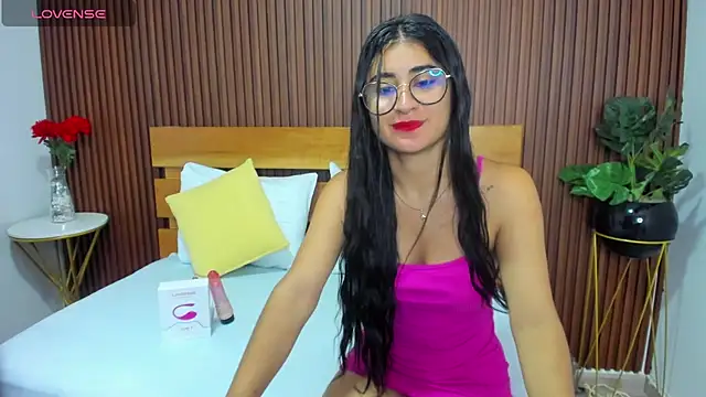 Snapshot of evelin_leroy chatting on February 13, 2025, 12:11 pm evelin leroy online show from February 13, 2025, 12:11 pm