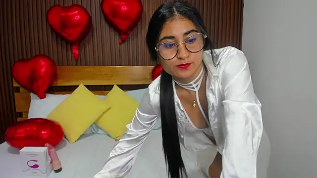 Snapshot of evelin_leroy chatting on February 14, 2025, 3:05 pm evelin leroy online show from February 14, 2025, 3:05 pm
