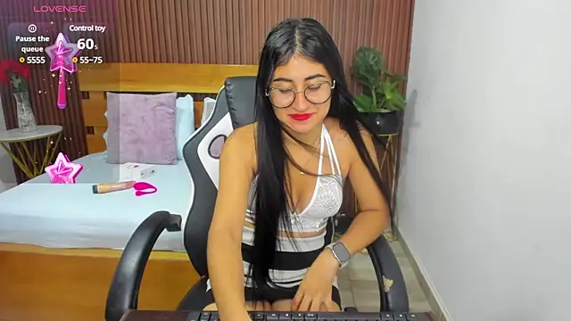 Snapshot of evelin_leroy chatting on March 10, 2025, 12:06 pm evelin leroy online show from March 10, 2025, 12:06 pm