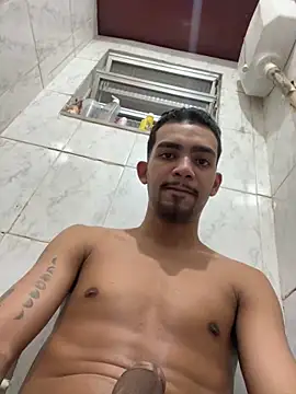 moreninhoP online show from April 21, 2026, 4:52 am