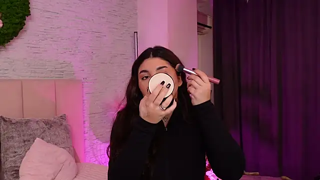 RachelSwaan online show from November 13, 2025, 7:34 am