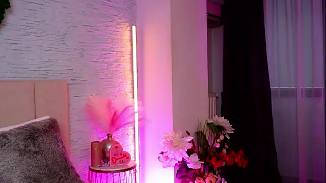 RachelSwaan online show from February 17, 2026, 5:38 am