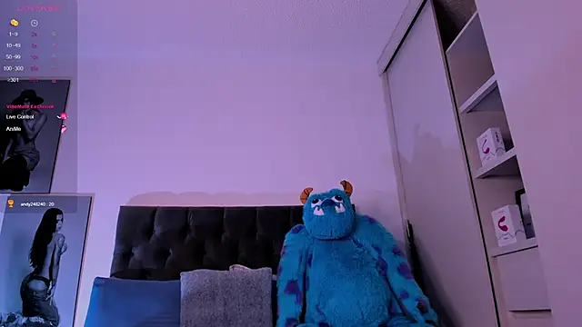 Snapshot of mia_world_ chatting on January 24, 2025, 1:03 am mia world online show from January 24, 2025, 1:03 am