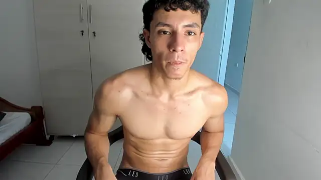 Snapshot of enzo_sloran chatting on May 23, 2026, 3:44 pm enzo sloran online show from May 23, 2026, 3:44 pm