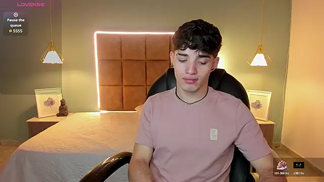 AlejooTwink online show from November 22, 2025, 12:43 am