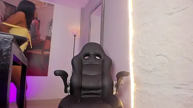 Sharicklovee online show from October 1, 2025, 10:46 pm