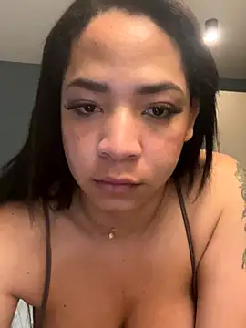 Snapshot of Kylie_martinez chatting on November 14, 2025, 11:58 am Kylie martinez online show from November 14, 2025, 11:58 am