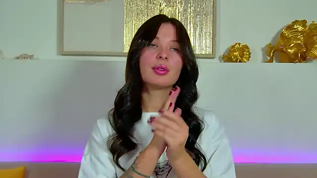 AlexandraBloom online show from November 10, 2025, 6:24 pm