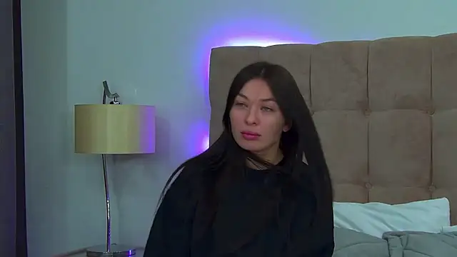 AlexandraBloom online show from November 8, 2025, 6:17 am