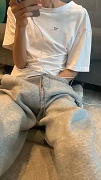 kimkim123123 online show from October 25, 2025, 4:22 am