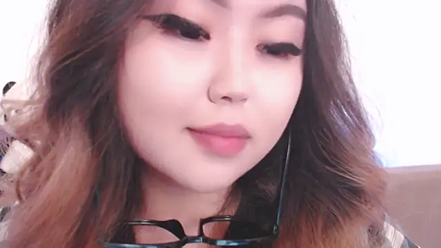 Snapshot of amelia_sunlight chatting on April 27, 2026, 5:00 pm amelia sunlight online show from April 27, 2026, 5:00 pm