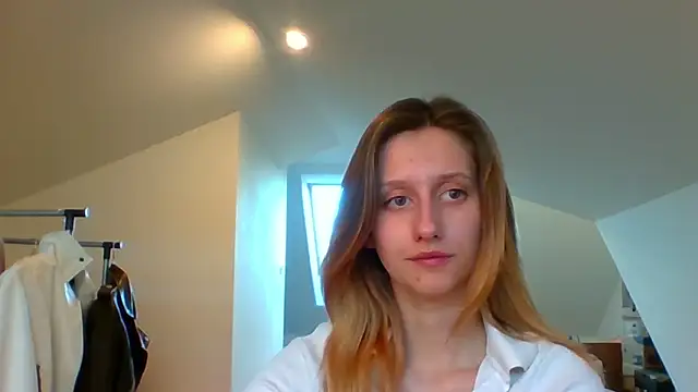 LUNA delight online show from February 14, 2025, 2:44 pm