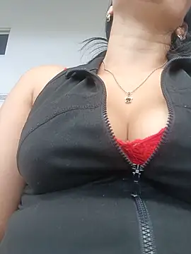 Snapshot of Megan_jennerr chatting on May 29, 2026, 5:41 pm Megan jennerr online show from May 29, 2026, 5:41 pm