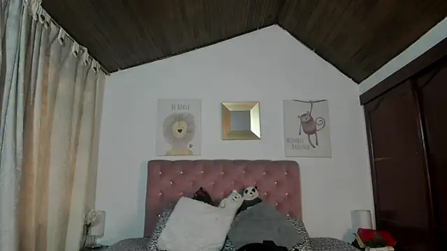 CelessteRedds online show from January 14, 2026, 11:47 am