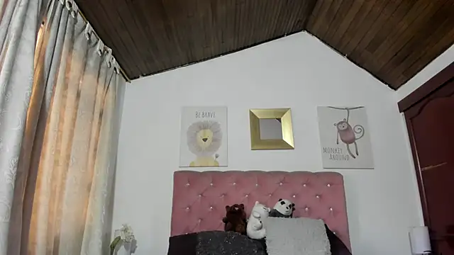 CelessteRedds online show from December 5, 2025, 11:31 am