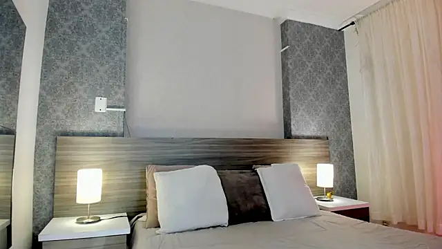 Snapshot of Mistyca chatting on October 6, 2025, 10:49 am Mistyca online show from October 6, 2025, 10:49 am