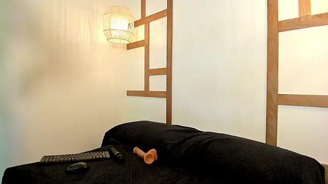 Snapshot of CriistalJade chatting on February 13, 2025, 10:43 pm CriistalJade online show from February 13, 2025, 10:43 pm