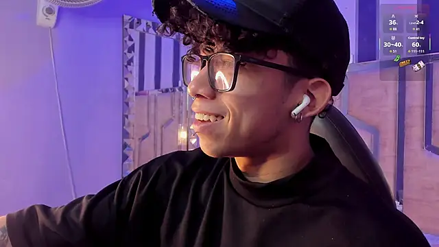 AkazaBoy  online show from March 28, 2026, 5:19 am