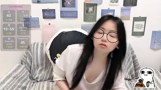 LiLiYbaby online show from April 14, 2026, 6:29 am