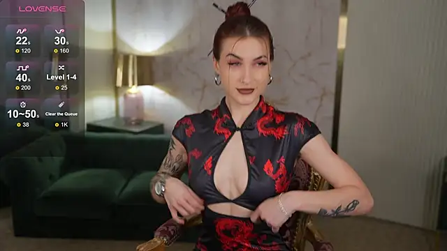 Magnetic Mia  online show from April 1, 2026, 11:23 pm