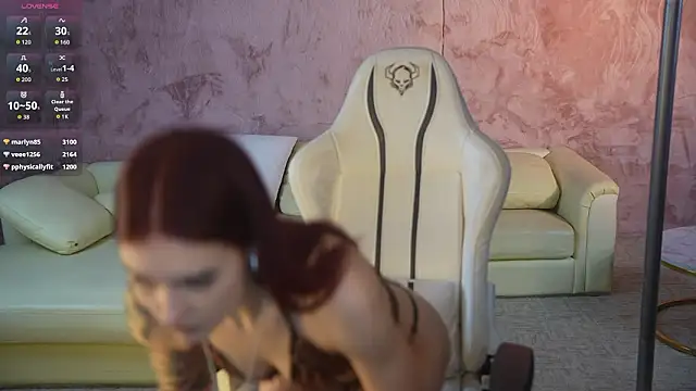 Snapshot of Magnetic_Mia_ chatting on February 3, 2026, 6:22 am Magnetic Mia online show from February 3, 2026, 6:22 am