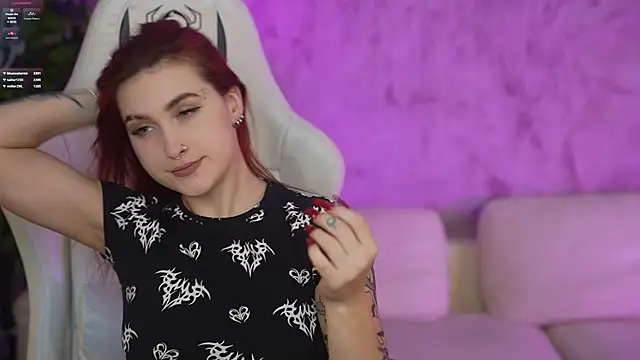 Magnetic Mia  online show from January 19, 2025, 1:10 am