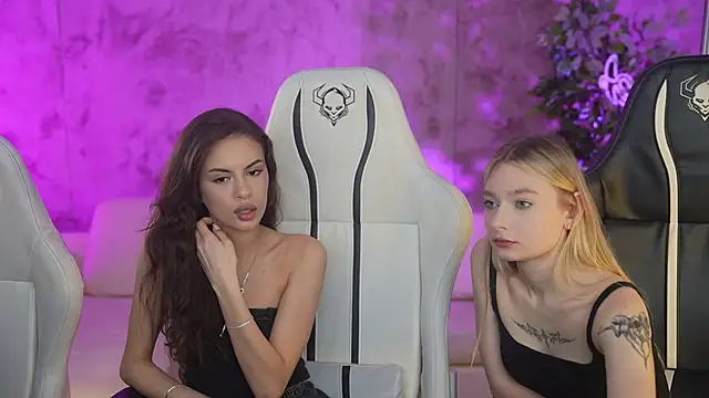 Magnetic Mia  online show from February 21, 2025, 4:05 pm