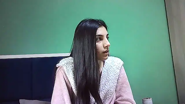 Snapshot of Ahotkittyxxx chatting on January 6, 2025, 8:57 am Ahotkittyxxx online show from January 6, 2025, 8:57 am