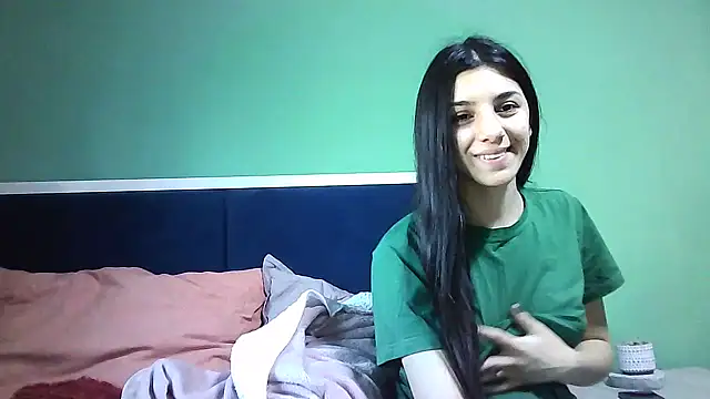 Snapshot of Ahotkittyxxx chatting on January 2, 2025, 9:43 am Ahotkittyxxx online show from January 2, 2025, 9:43 am